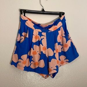 Ava Sky Shorts Om